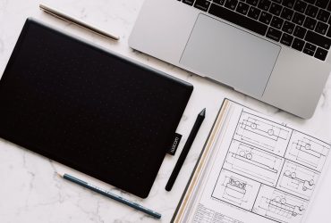Top Reasons Why It is Better to Use a Simple Drawing Tablet
